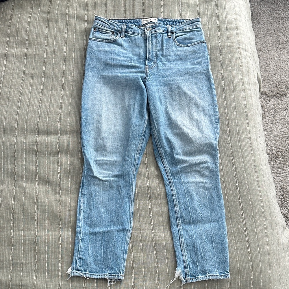 Abercrombie & Fitch Light Wash Cropped Jeans